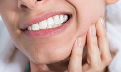 ストレートネックが原因で虫歯のような歯痛が起こる？