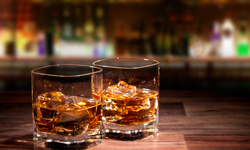 やっぱり飲まないほうがいい？　腰痛とお酒の関係