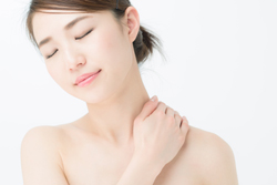 これまでの常識が崩れる?「揉まない」肩こり解消法