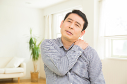 肩こりが大きな体調不良を引き起こす理由とは？