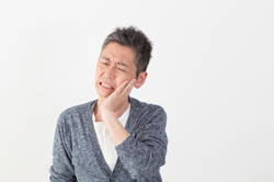 意外と知らない!?歯痛と肩こりの関連性とは